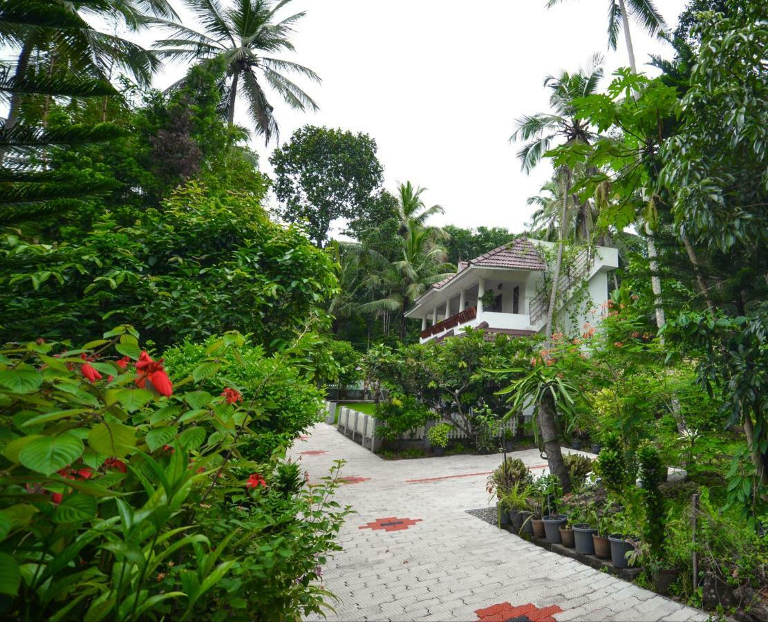 Amritham Holidays Homestay Trivandrum Thiruvananthapuram Exterior photo